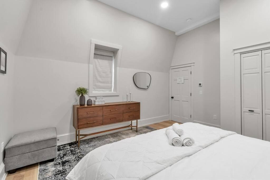 Carriage House Loft - King Bed And Garage Parking Apartment Buffalo Exterior photo