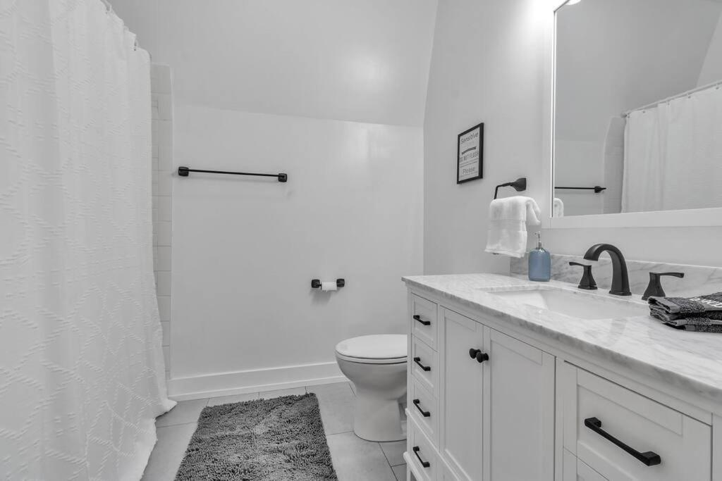 Carriage House Loft - King Bed And Garage Parking Apartment Buffalo Exterior photo