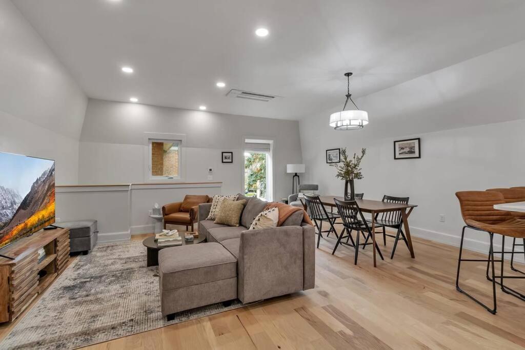 Carriage House Loft - King Bed And Garage Parking Apartment Buffalo Exterior photo