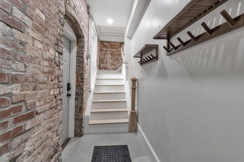 Carriage House Loft - King Bed And Garage Parking Apartment Buffalo Exterior photo